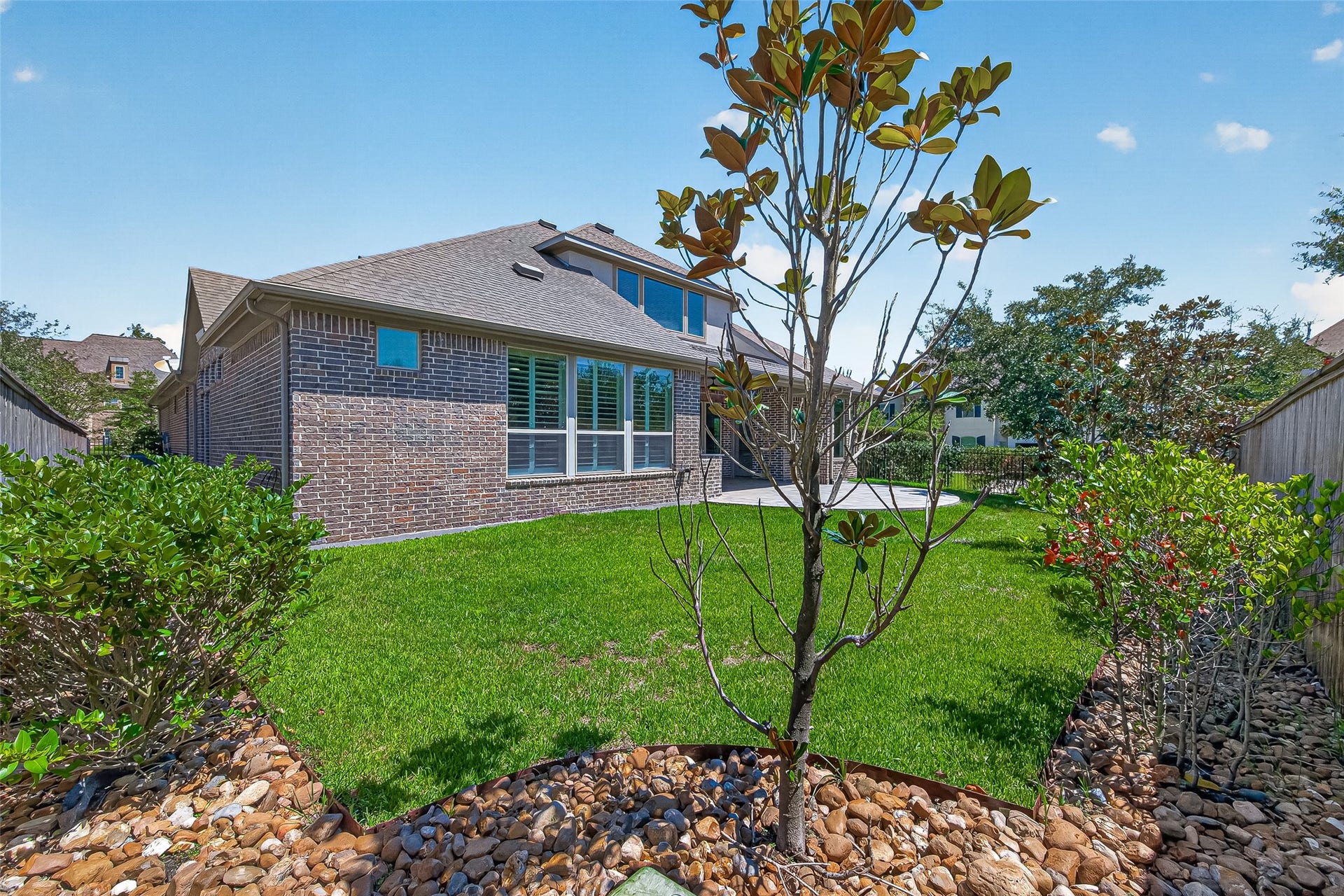 30 Argosy Bend Place, Tomball, TX 77375 Enjoy your back yard and extended back patio