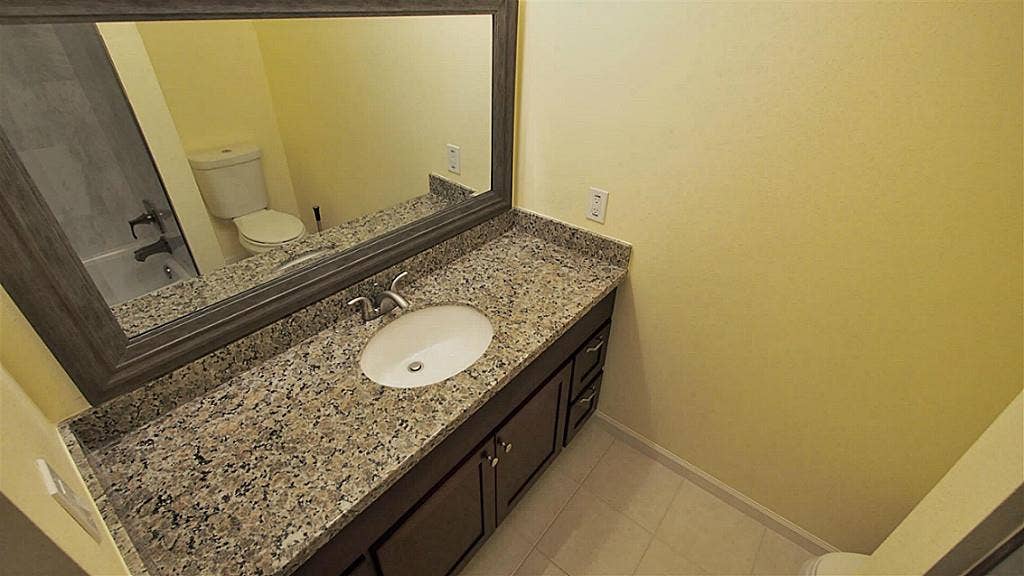 Another view of the 2nd Bath