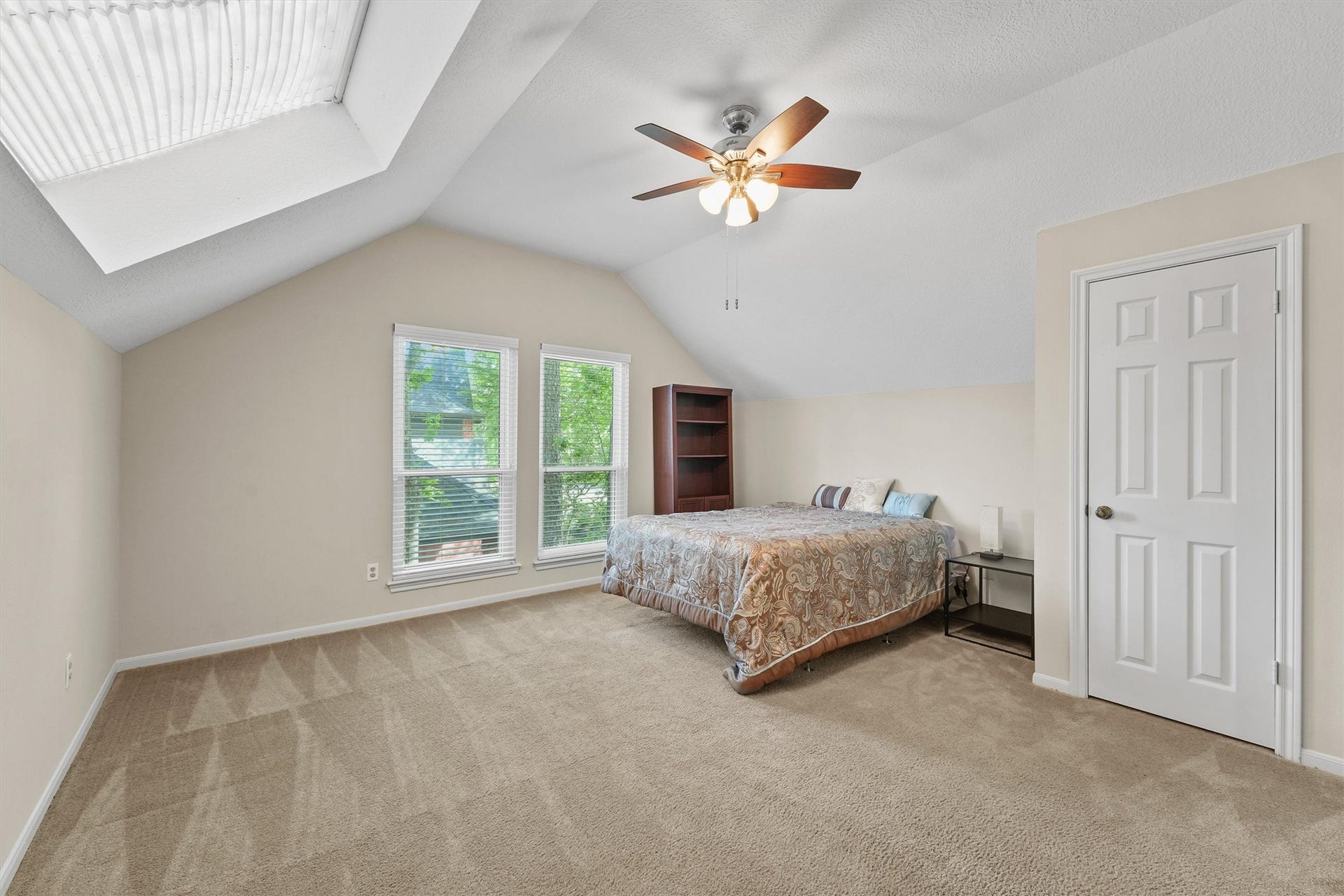 2023 Forest Garden Drive, Kingwood, TX 77345 Second bedroom.