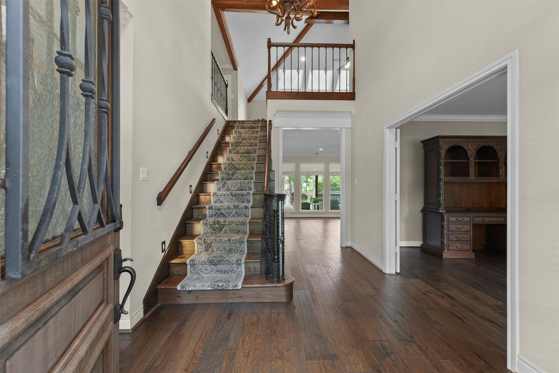 2023 Forest Garden Drive, Kingwood, TX 77345 Come in!