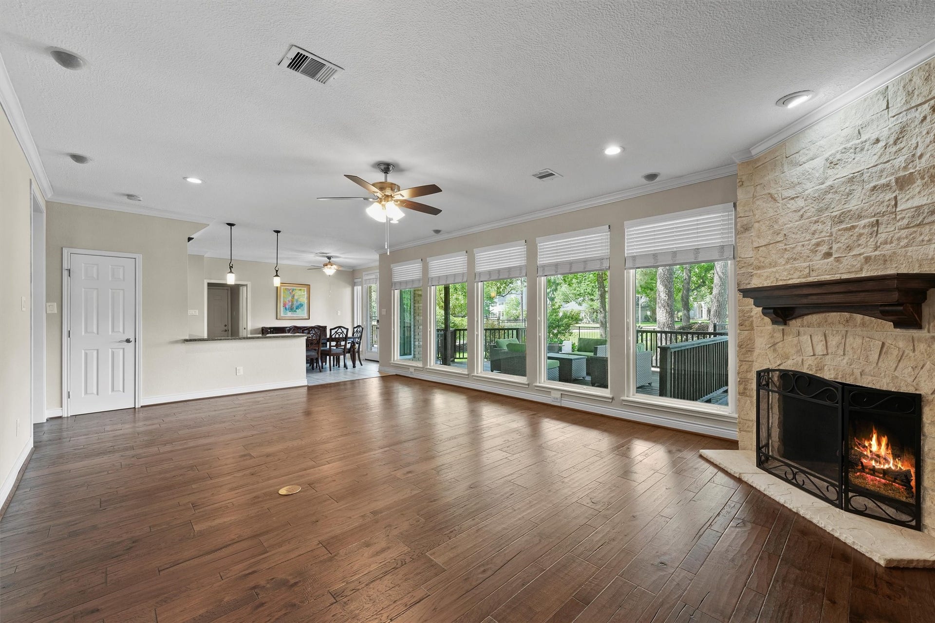 2023 Forest Garden Drive, Kingwood, TX 77345 The living room is open to the breakfast room.