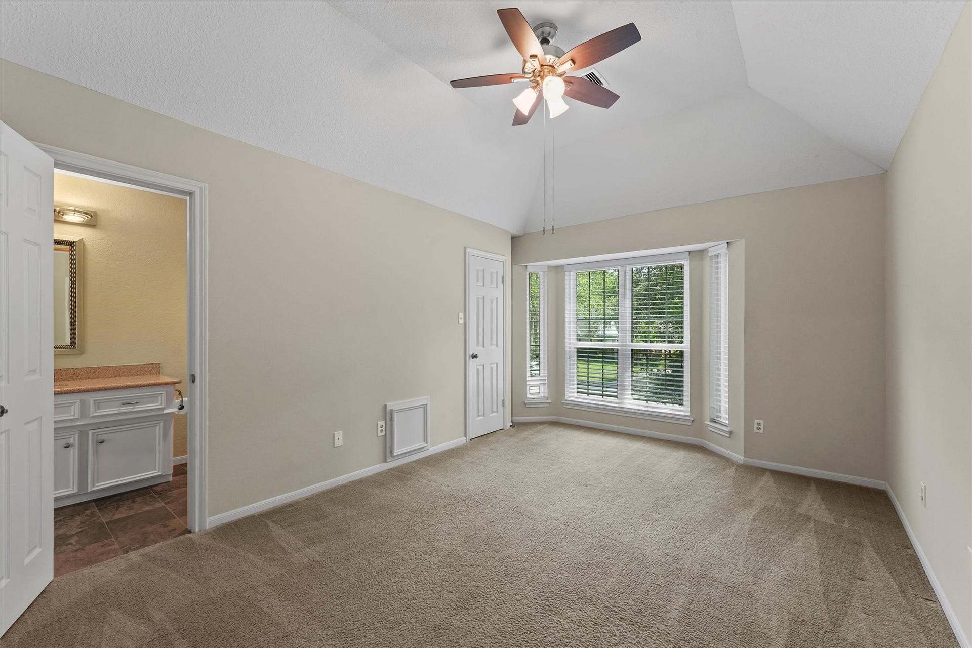 2023 Forest Garden Drive, Kingwood, TX 77345 5th bedroom.