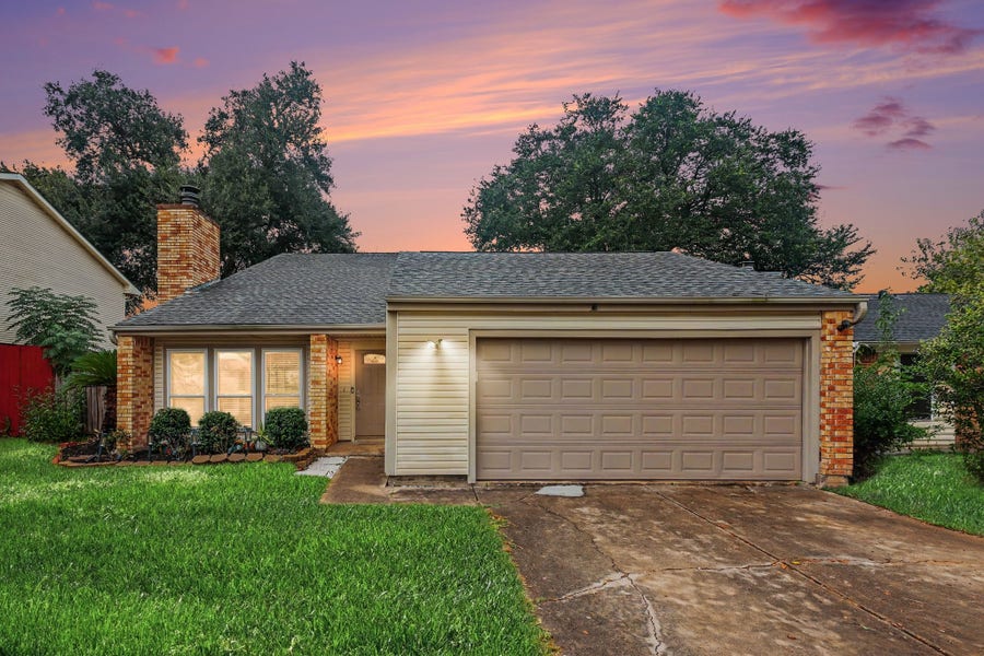Property photo for 5510 Sugar Creek Drive, La Porte, TX