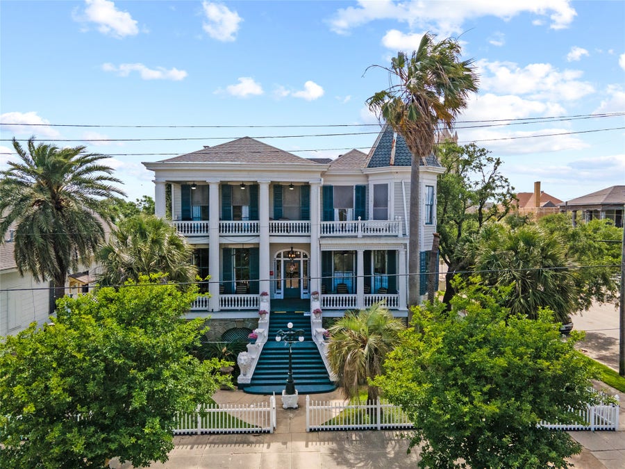 Property photo for 1103 33rd Street, Galveston, TX