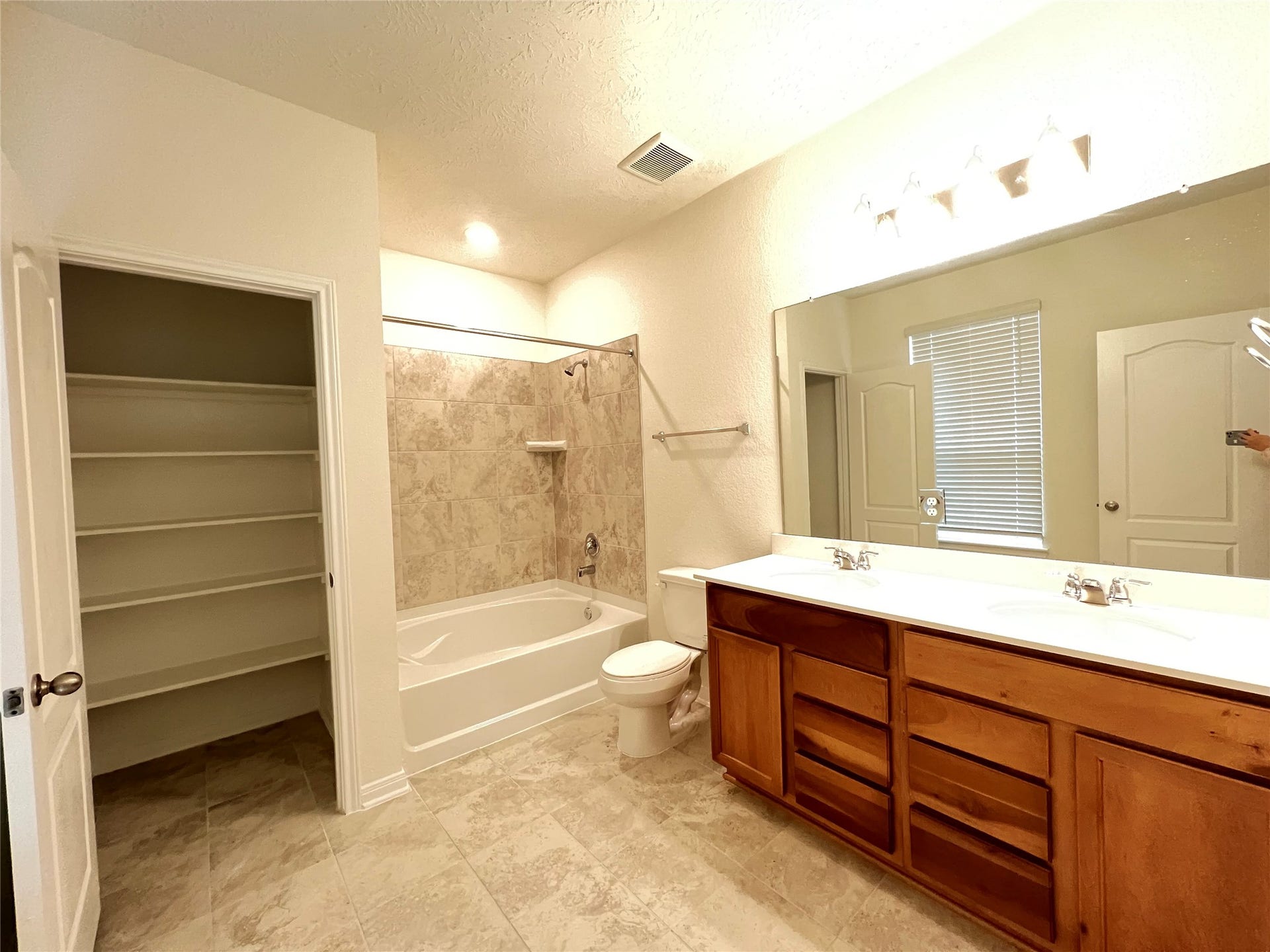 2106 Damasi Ln, Missouri City, TX 77459 2106 Damasi Ln, Missouri City, TX 77459