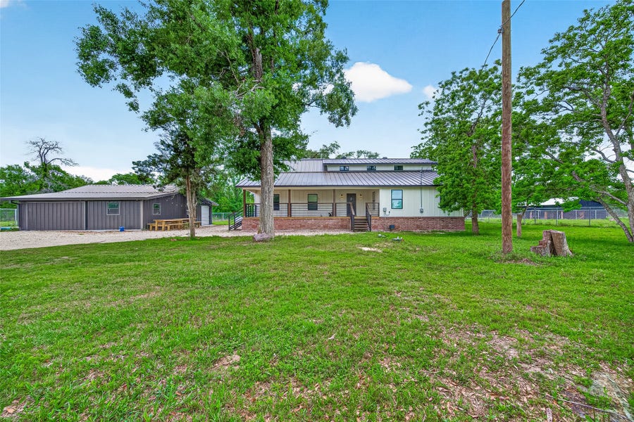 Property photo for 803 County Road 772, Damon, TX