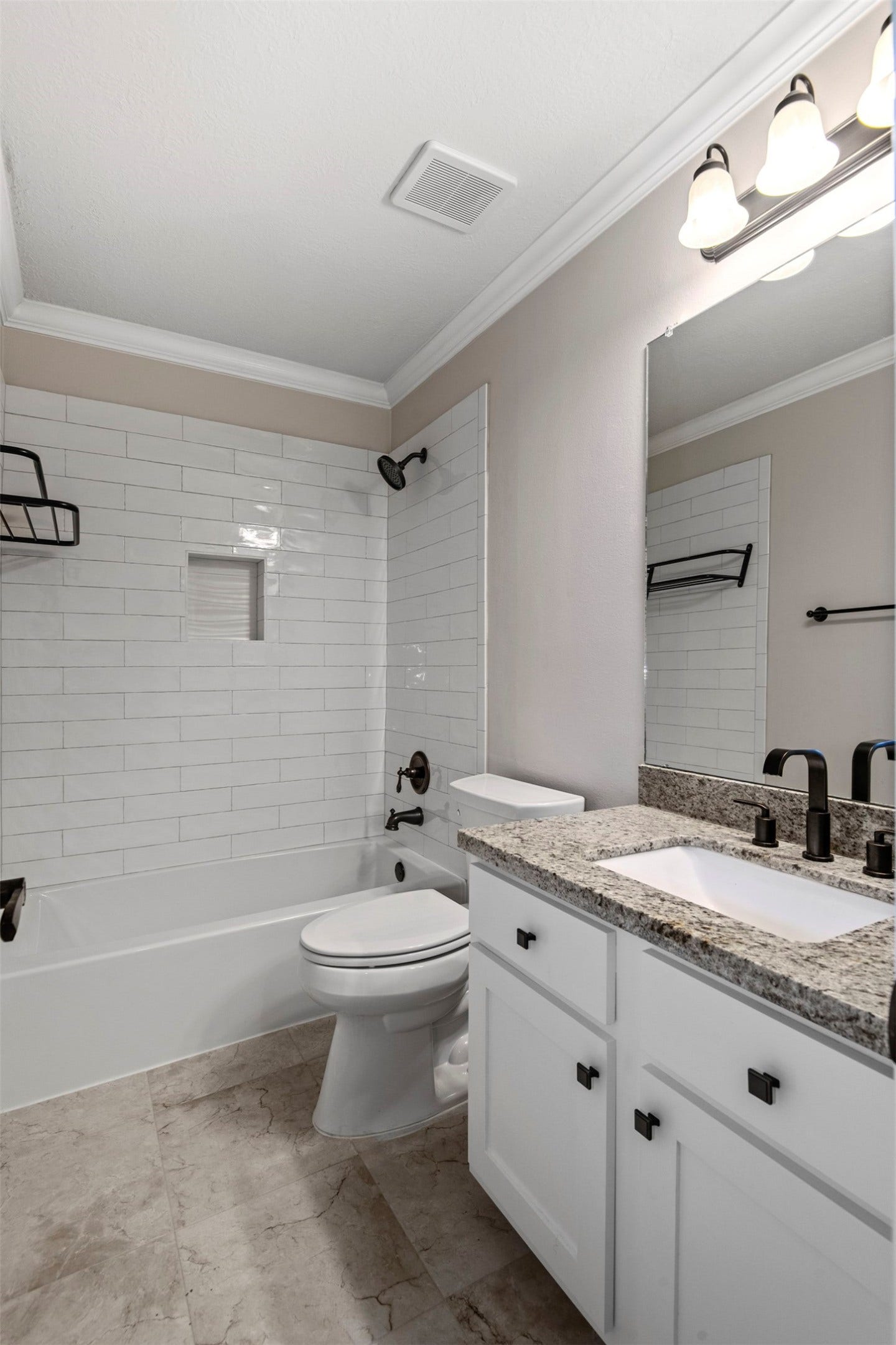 107 S Spiral Vine Circle, The Woodlands, TX 77381 107 S Spiral Vine Circle, The Woodlands, TX 77381