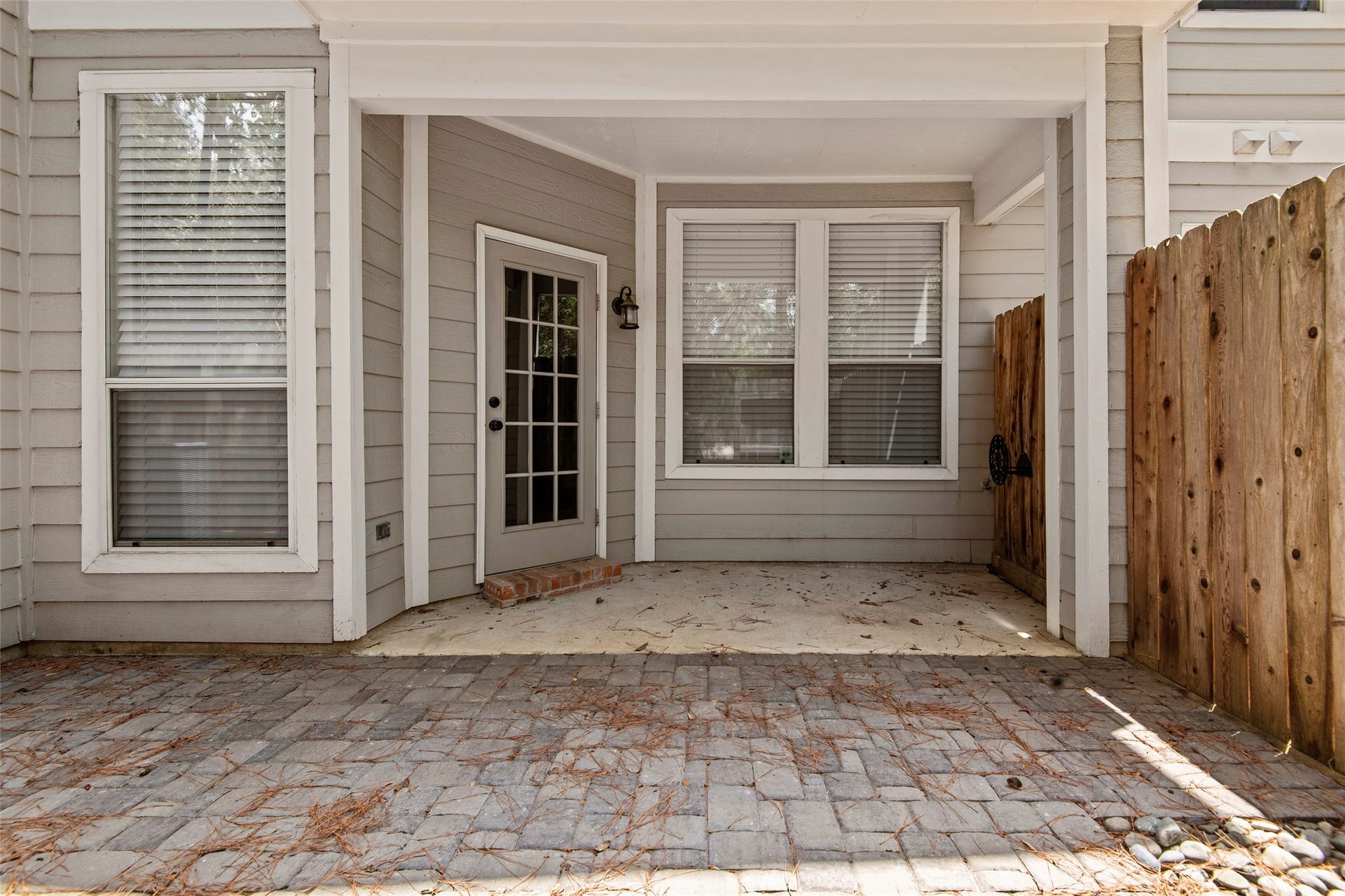 107 S Spiral Vine Circle, The Woodlands, TX 77381 107 S Spiral Vine Circle, The Woodlands, TX 77381