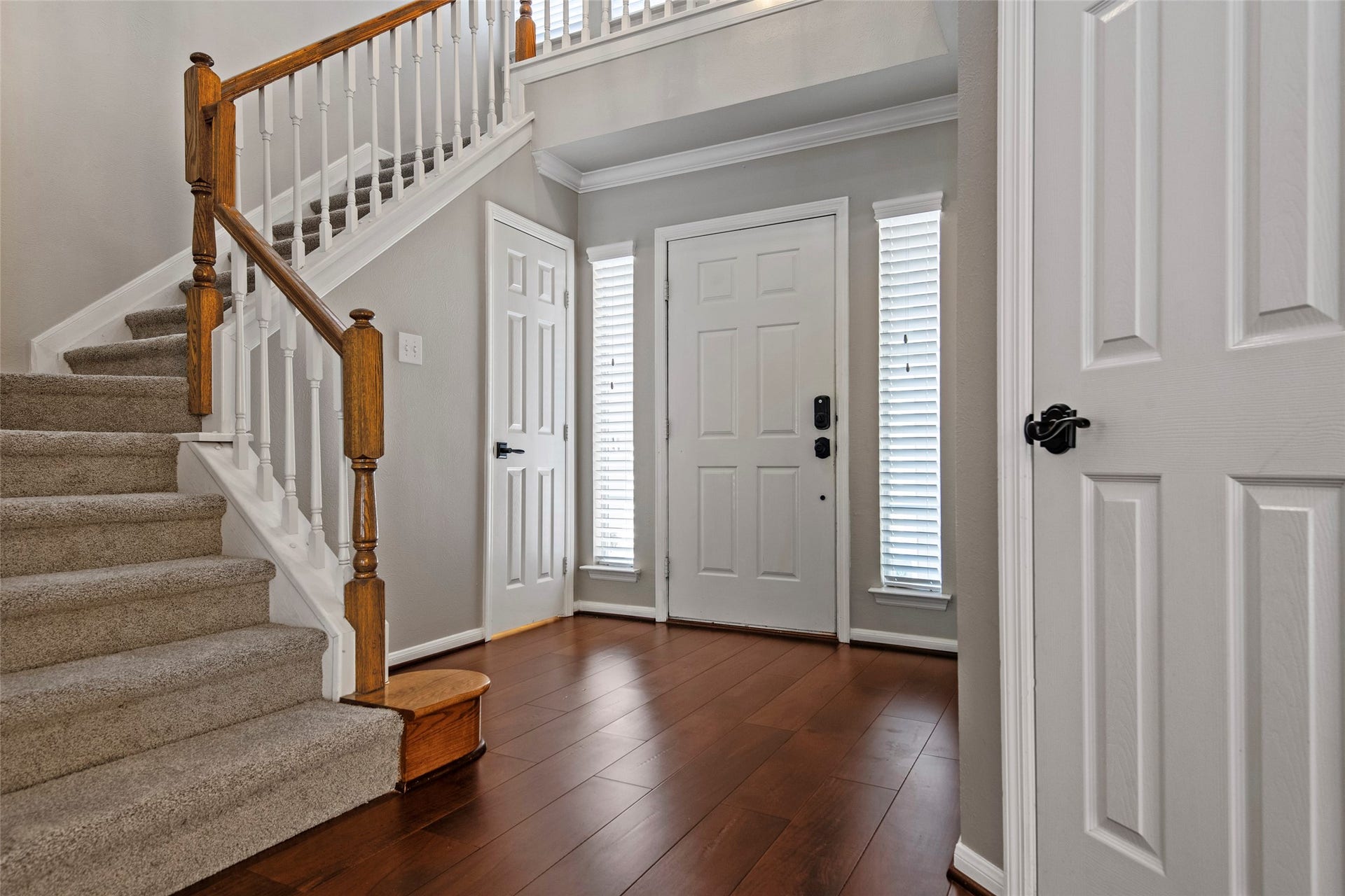 107 S Spiral Vine Circle, The Woodlands, TX 77381 107 S Spiral Vine Circle, The Woodlands, TX 77381