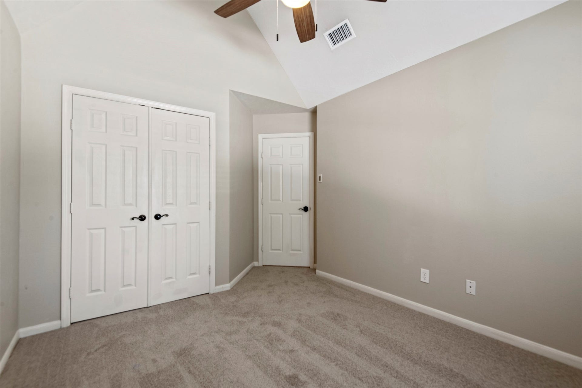 107 S Spiral Vine Circle, The Woodlands, TX 77381 107 S Spiral Vine Circle, The Woodlands, TX 77381