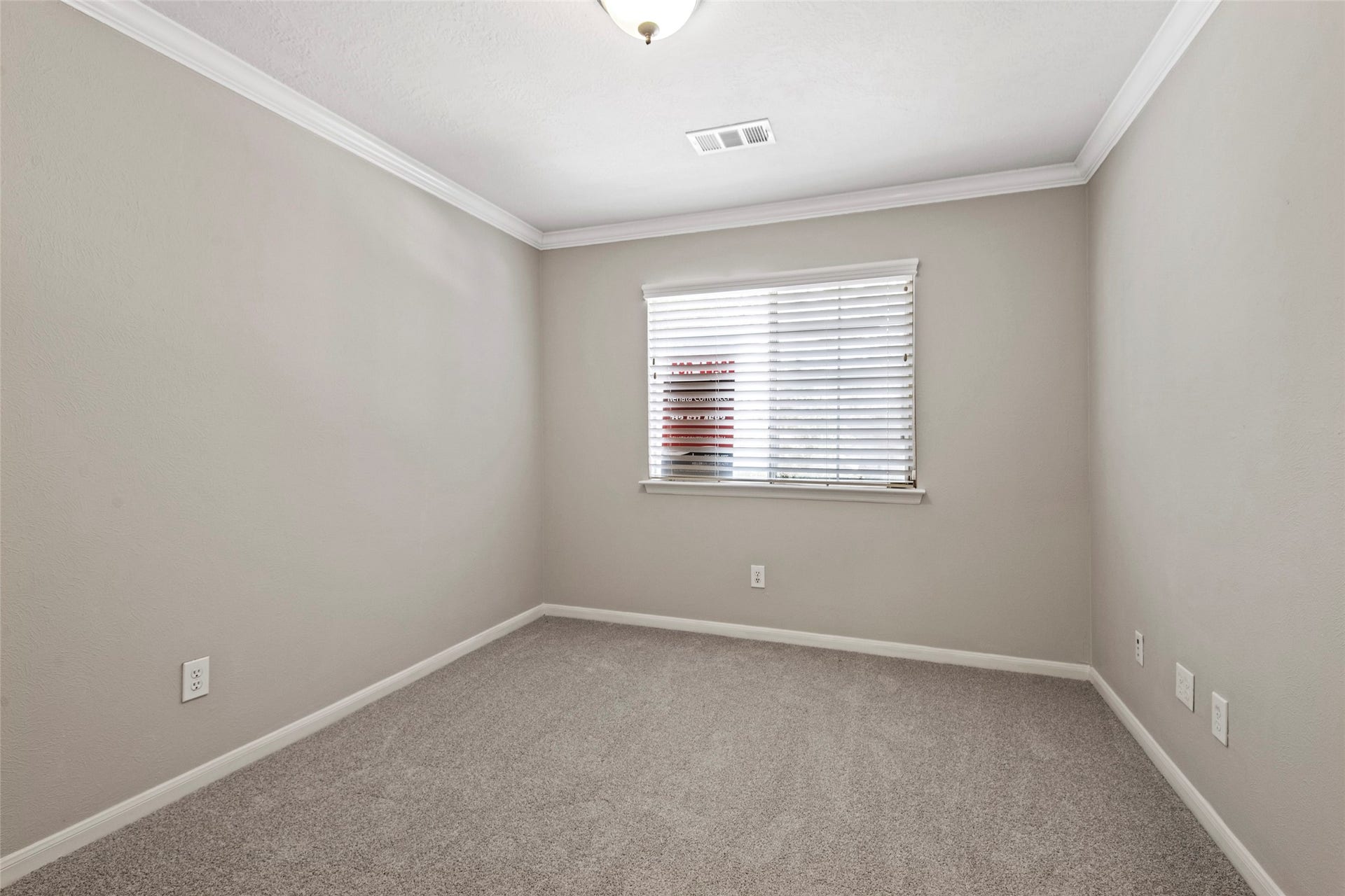 107 S Spiral Vine Circle, The Woodlands, TX 77381 107 S Spiral Vine Circle, The Woodlands, TX 77381