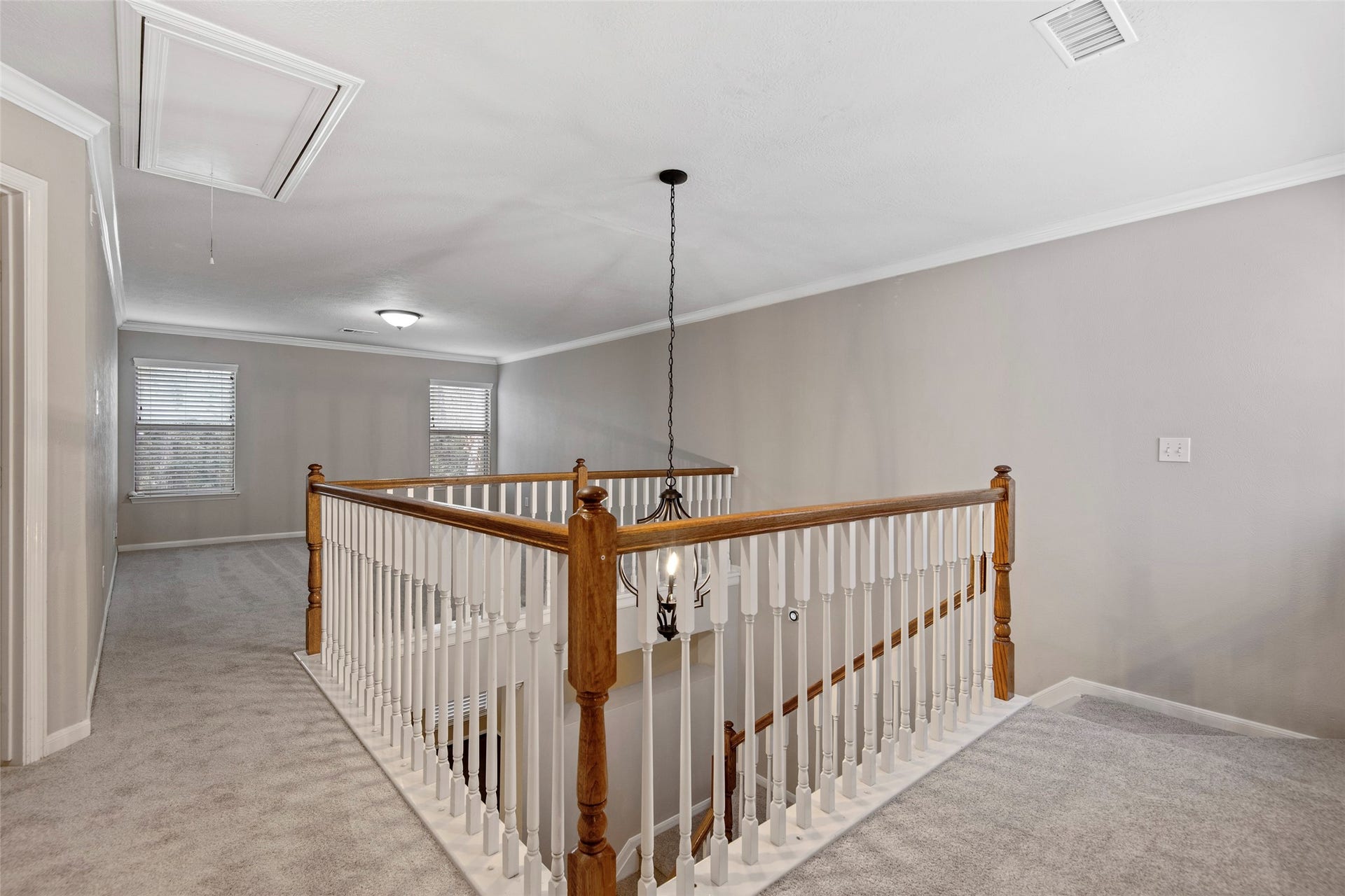 107 S Spiral Vine Circle, The Woodlands, TX 77381 107 S Spiral Vine Circle, The Woodlands, TX 77381