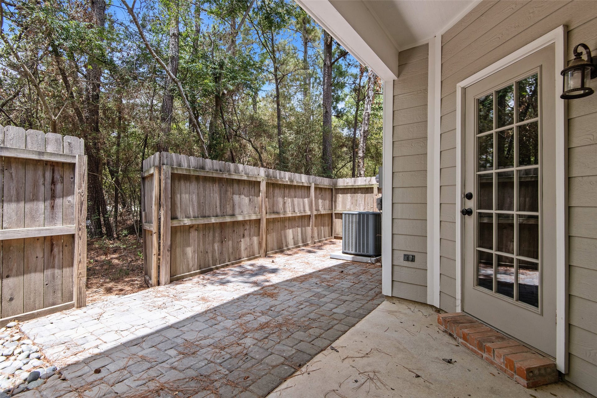 107 S Spiral Vine Circle, The Woodlands, TX 77381 107 S Spiral Vine Circle, The Woodlands, TX 77381