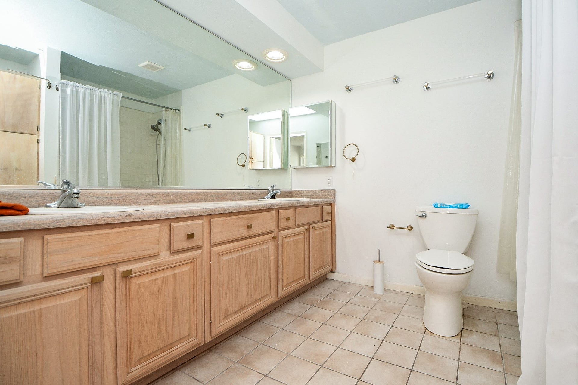 22514 Red River Drive, Katy, TX 77450 Master bathroom.
