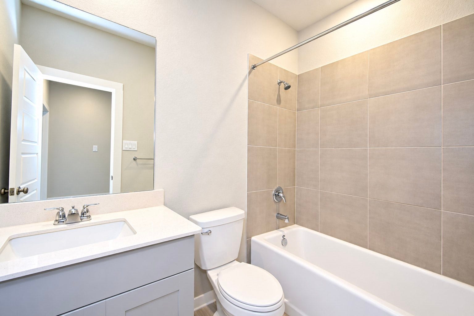 3818 Glossy Lake Drive, Houston, TX 77082 3818 Glossy Lake Drive, Houston, TX 77082
