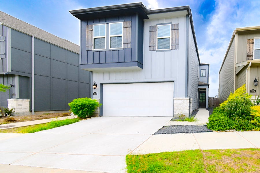 Property photo for 3818 Glossy Lake Drive, Houston, TX