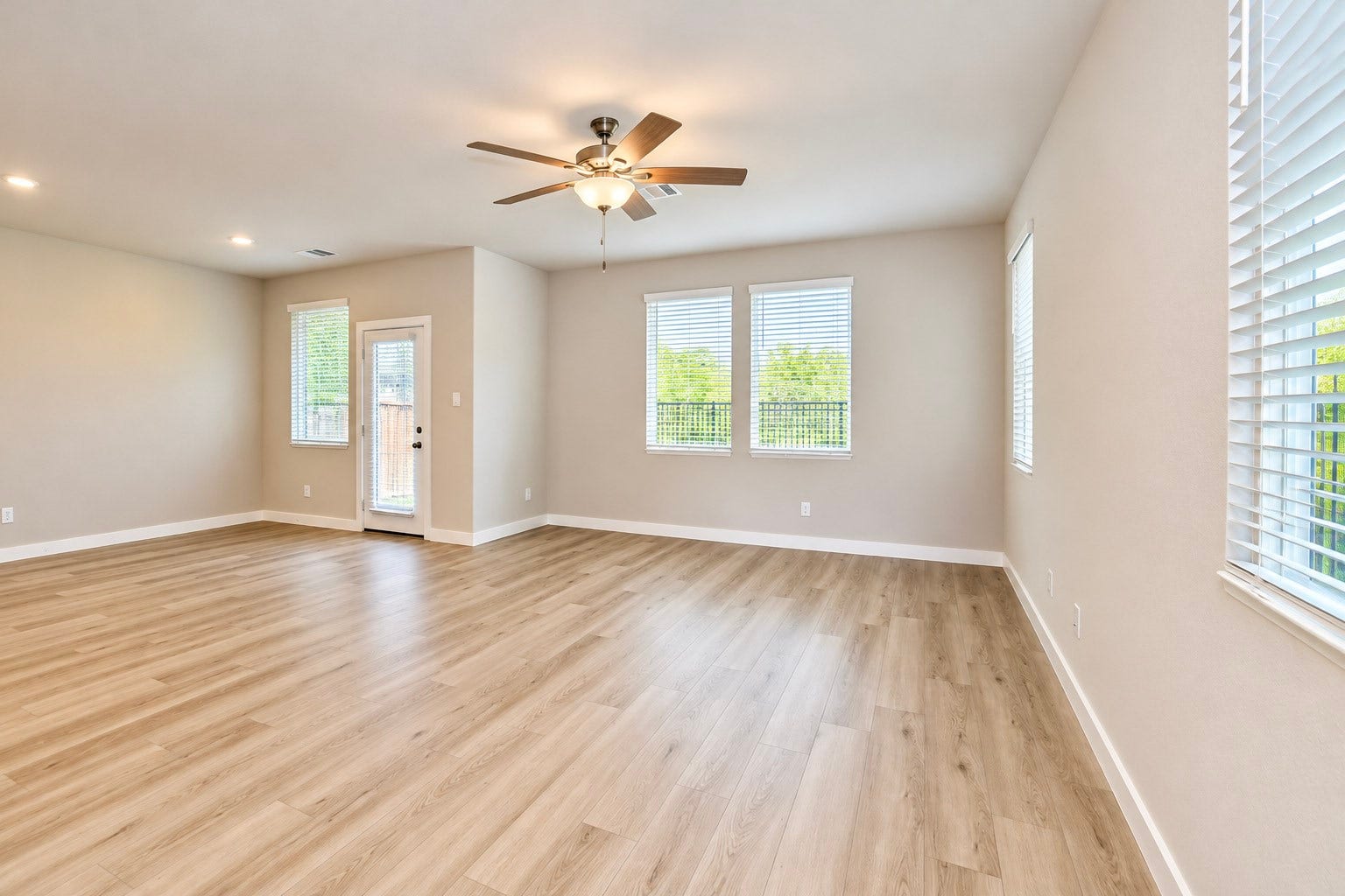 3818 Glossy Lake Drive, Houston, TX 77082 3818 Glossy Lake Drive, Houston, TX 77082