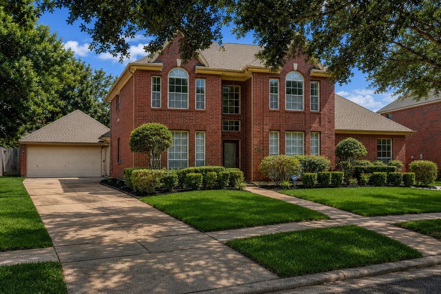 Property photo for 16923 Meadowleigh Court, Sugar Land, TX