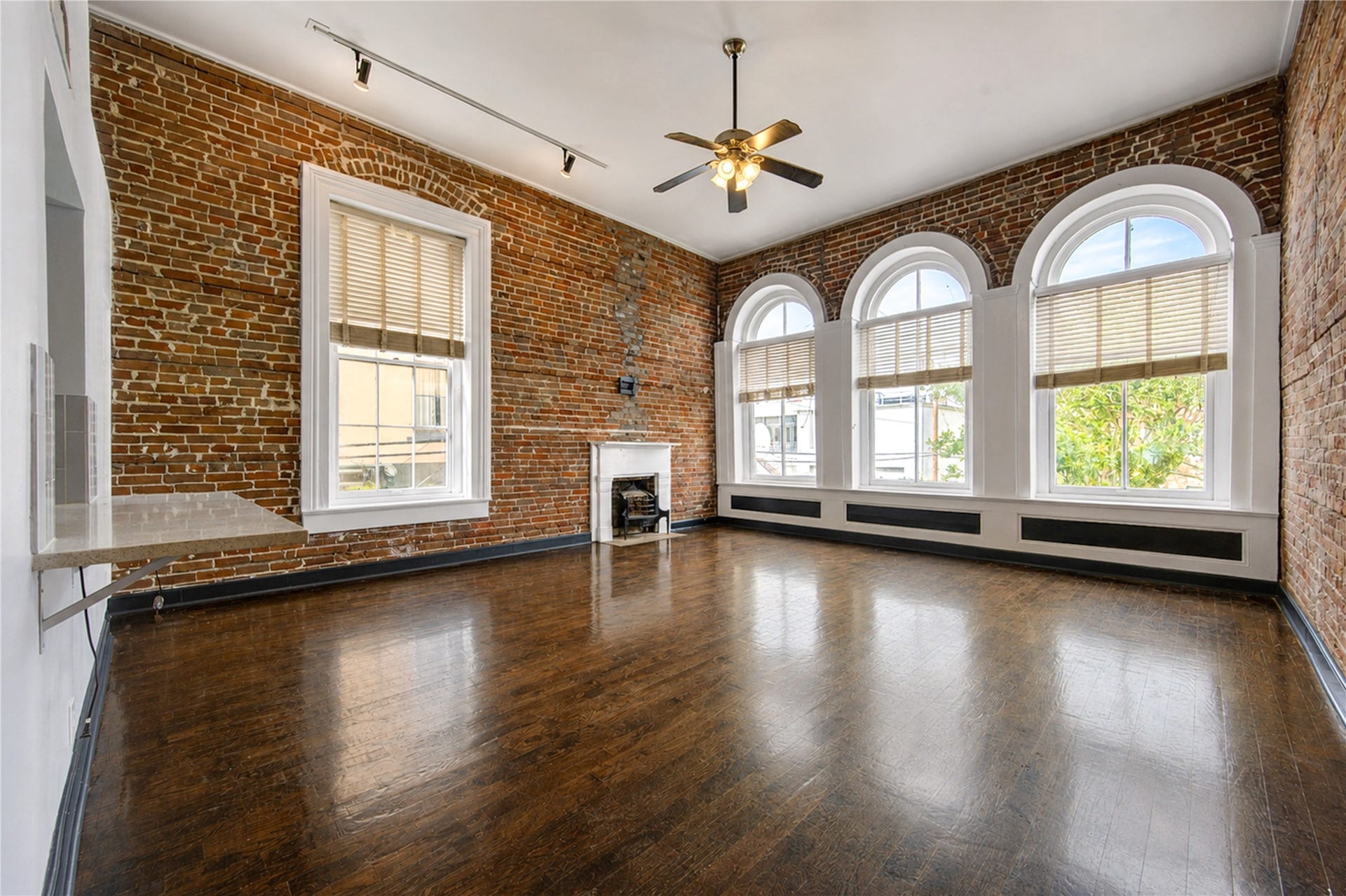 213 Tremont Street, #2, Galveston, TX 77550 Welcome at 213 Tremont Street Unit#2