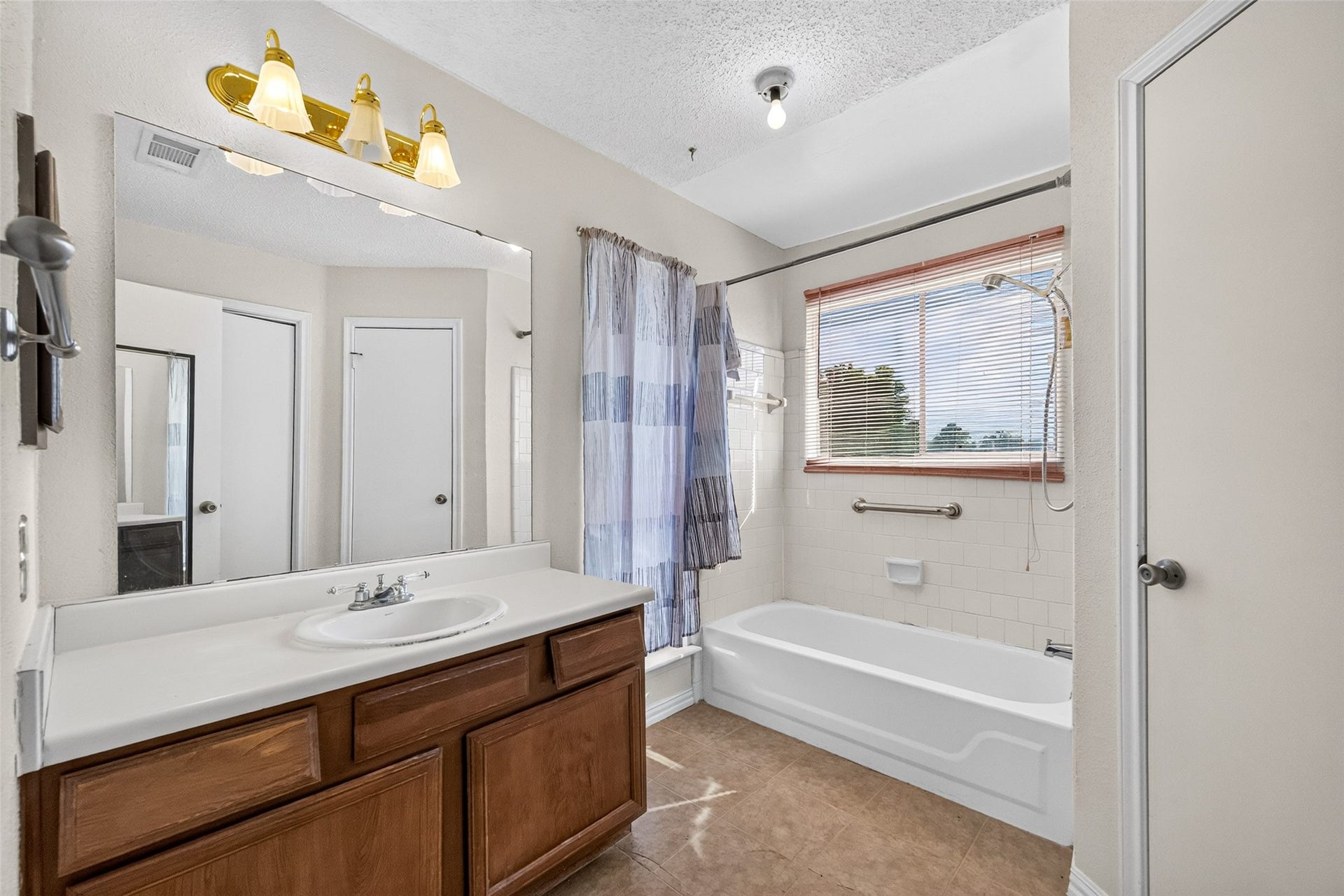 3419 Rockrill Drive, Houston, TX 77045 3419 Rockrill Drive, Houston, TX 77045
