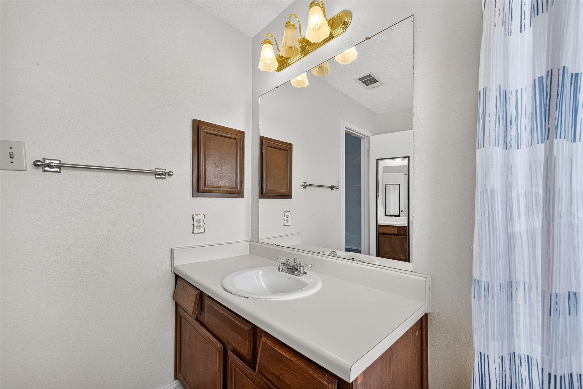 3419 Rockrill Drive, Houston, TX 77045 3419 Rockrill Drive, Houston, TX 77045