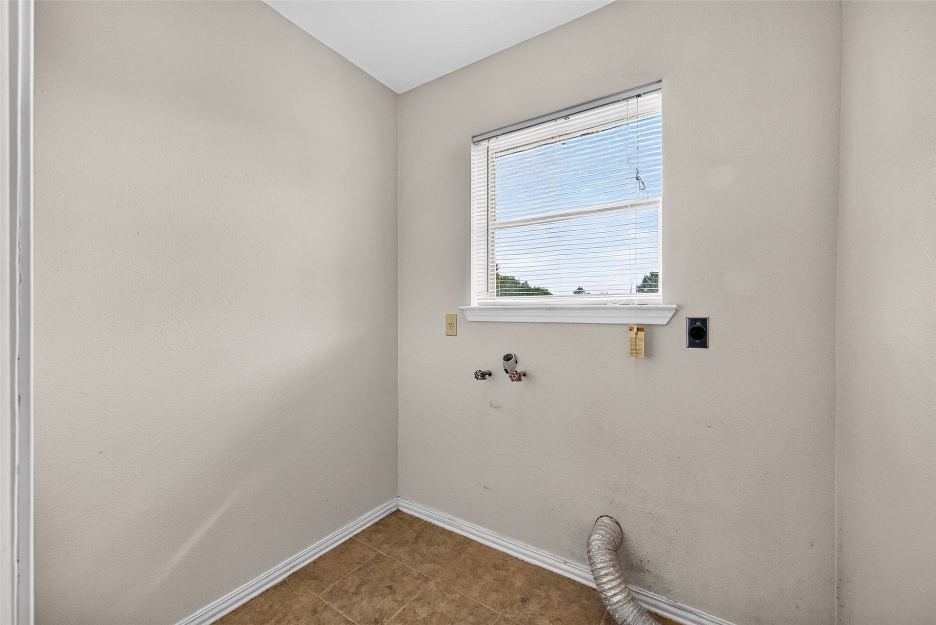 3419 Rockrill Drive, Houston, TX 77045 3419 Rockrill Drive, Houston, TX 77045