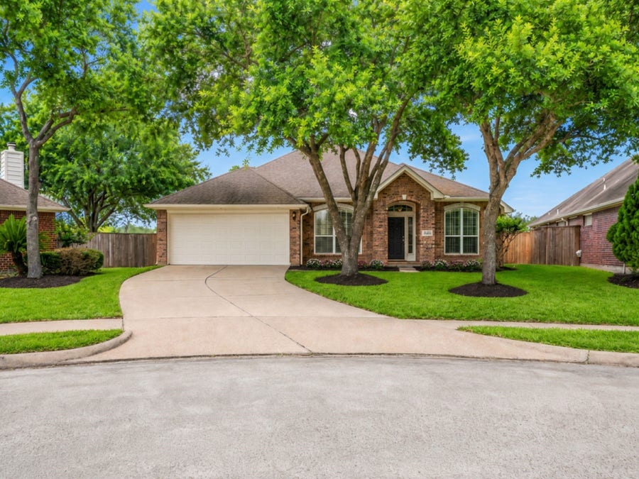 Property photo for 8823 SARATOGA DRIVE, Sugar Land, TX