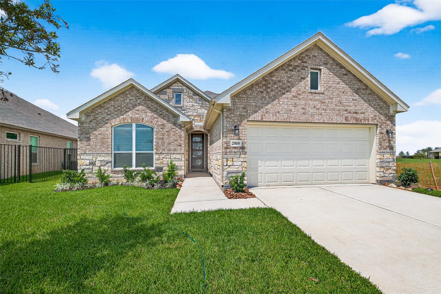 Property photo for 2919 Golden Isle Drive, Texas City, TX
