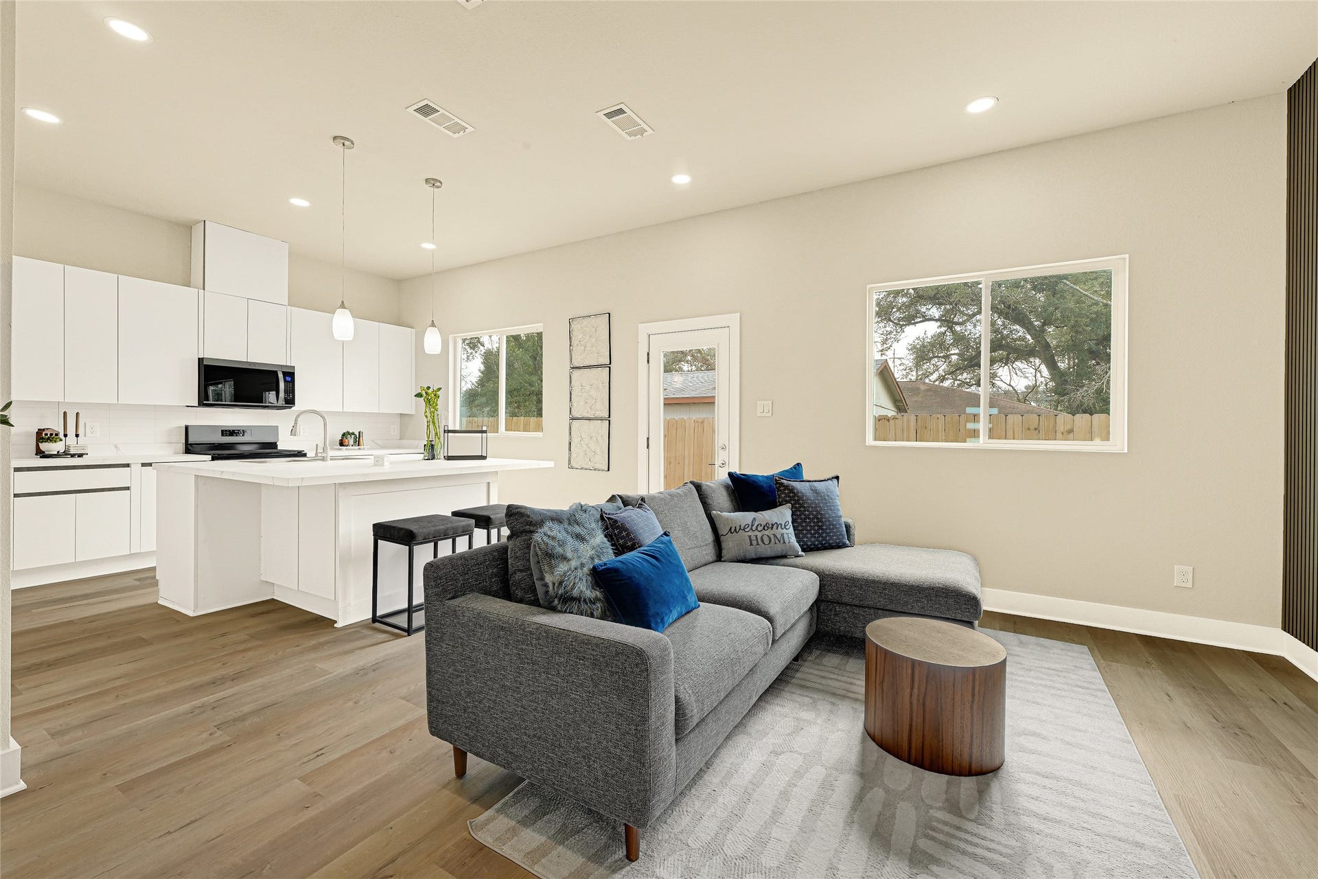 708 Savonna, Houston, TX 77076