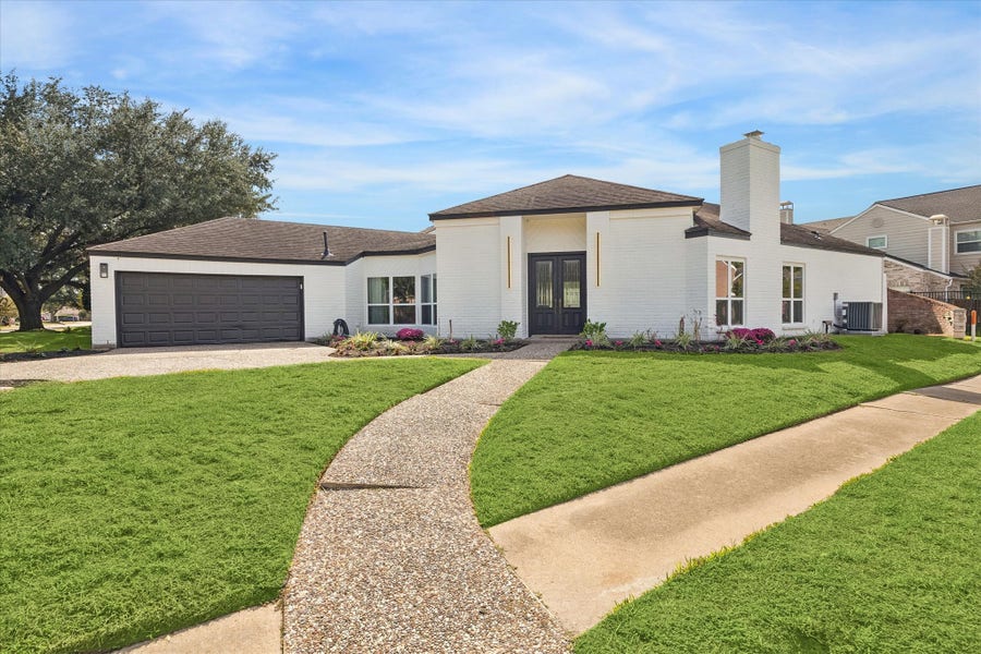 Property photo for 2302 Ashford Hollow Lane, Houston, TX