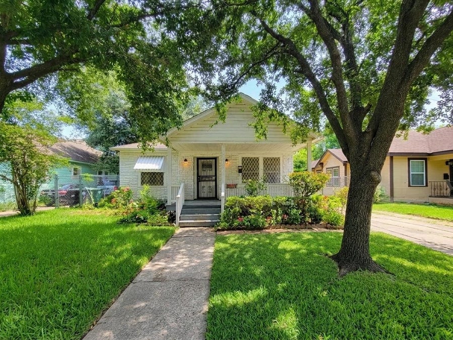 Property photo for 2816 Elser, Houston, TX