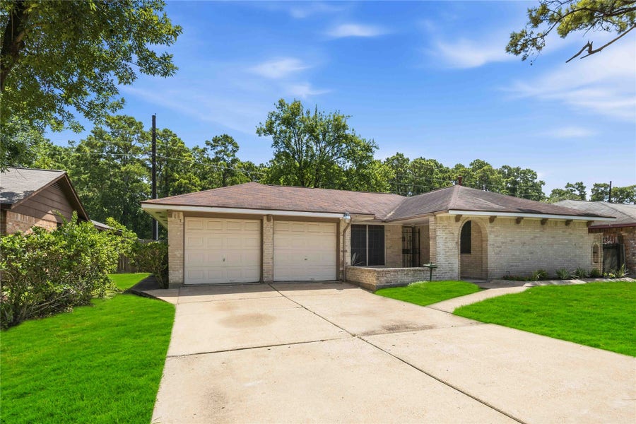 Property photo for 11006 Thackery Lane, Houston, TX