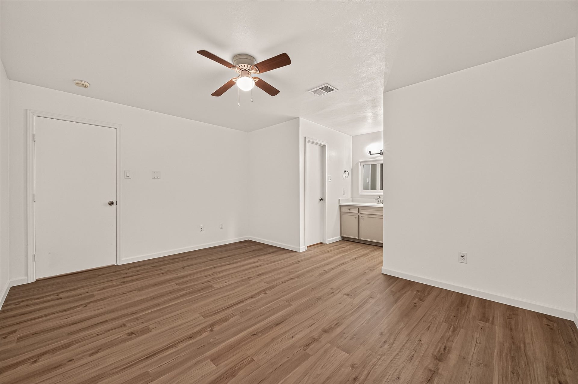 34 Green Bough Court, The Woodlands, TX 77380 34 Green Bough Court, The Woodlands, TX 77380