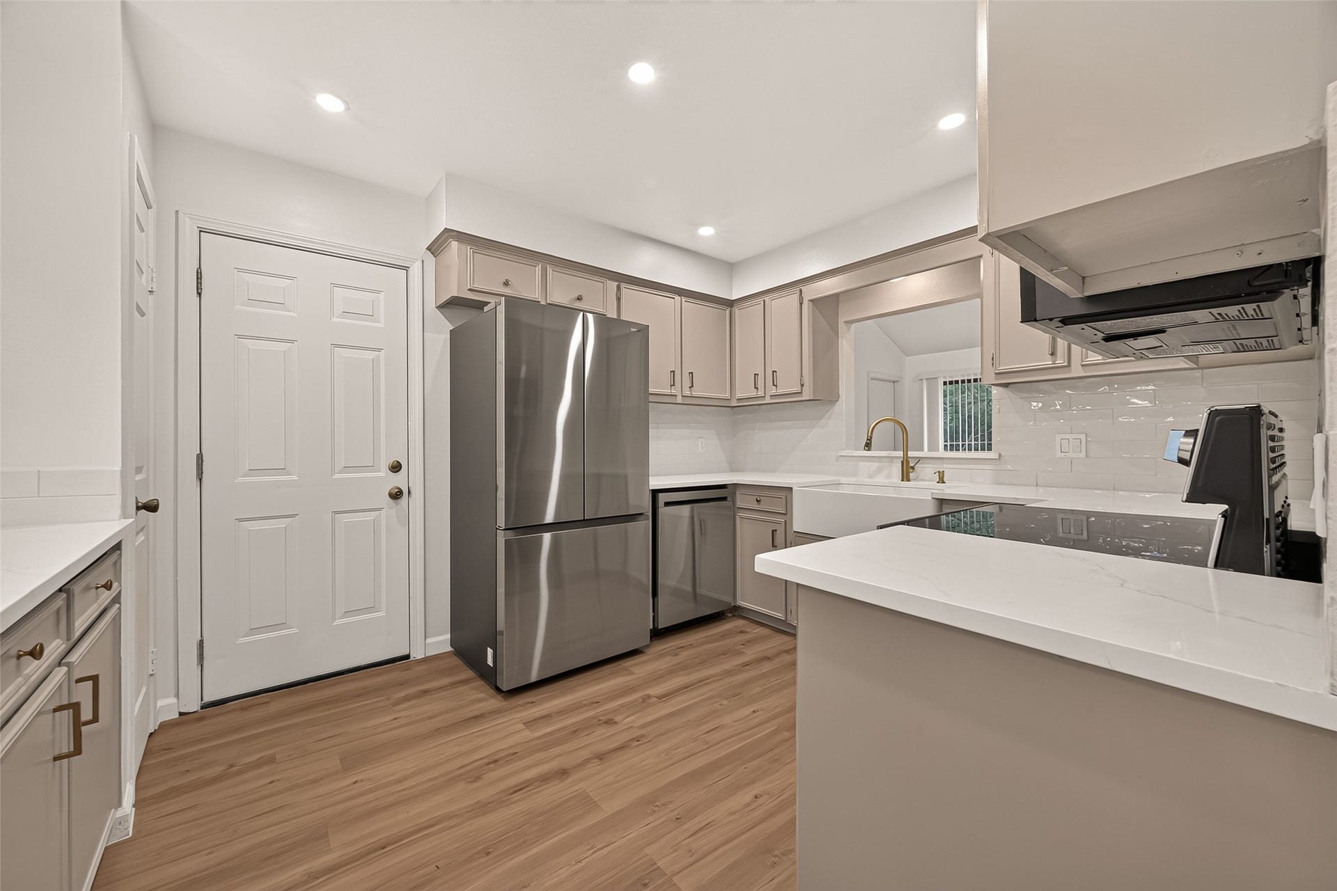 34 Green Bough Court, The Woodlands, TX 77380 34 Green Bough Court, The Woodlands, TX 77380