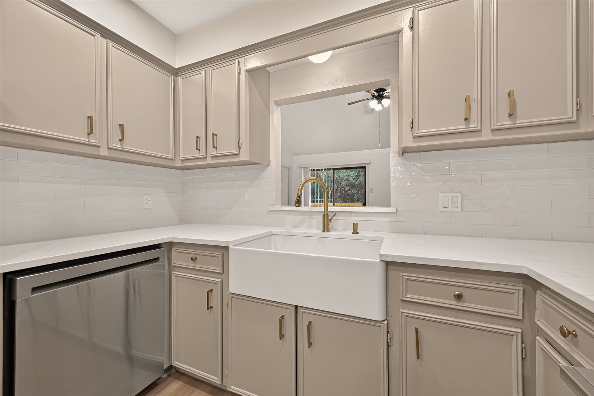 34 Green Bough Court, The Woodlands, TX 77380 34 Green Bough Court, The Woodlands, TX 77380