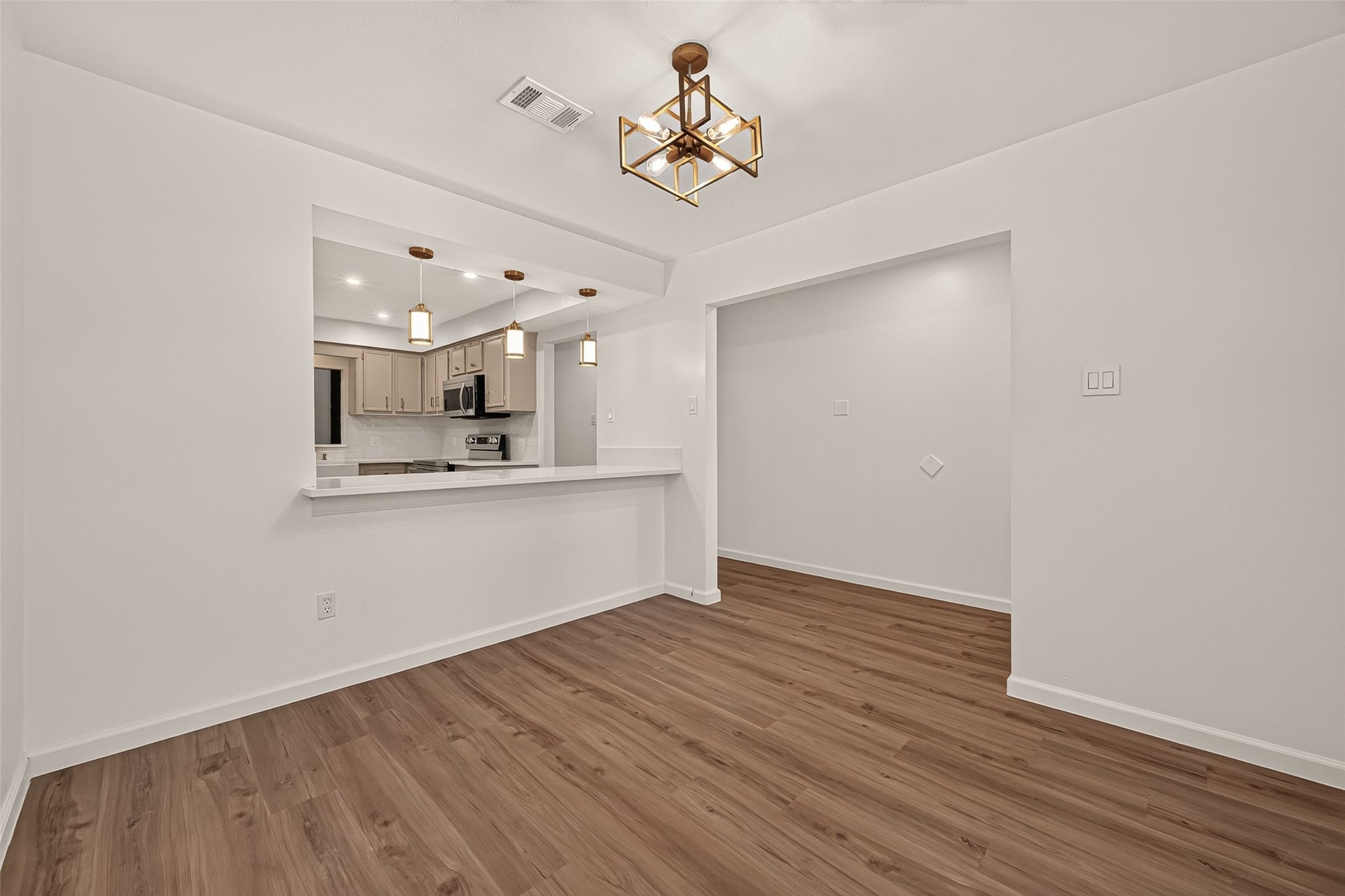 34 Green Bough Court, The Woodlands, TX 77380 34 Green Bough Court, The Woodlands, TX 77380