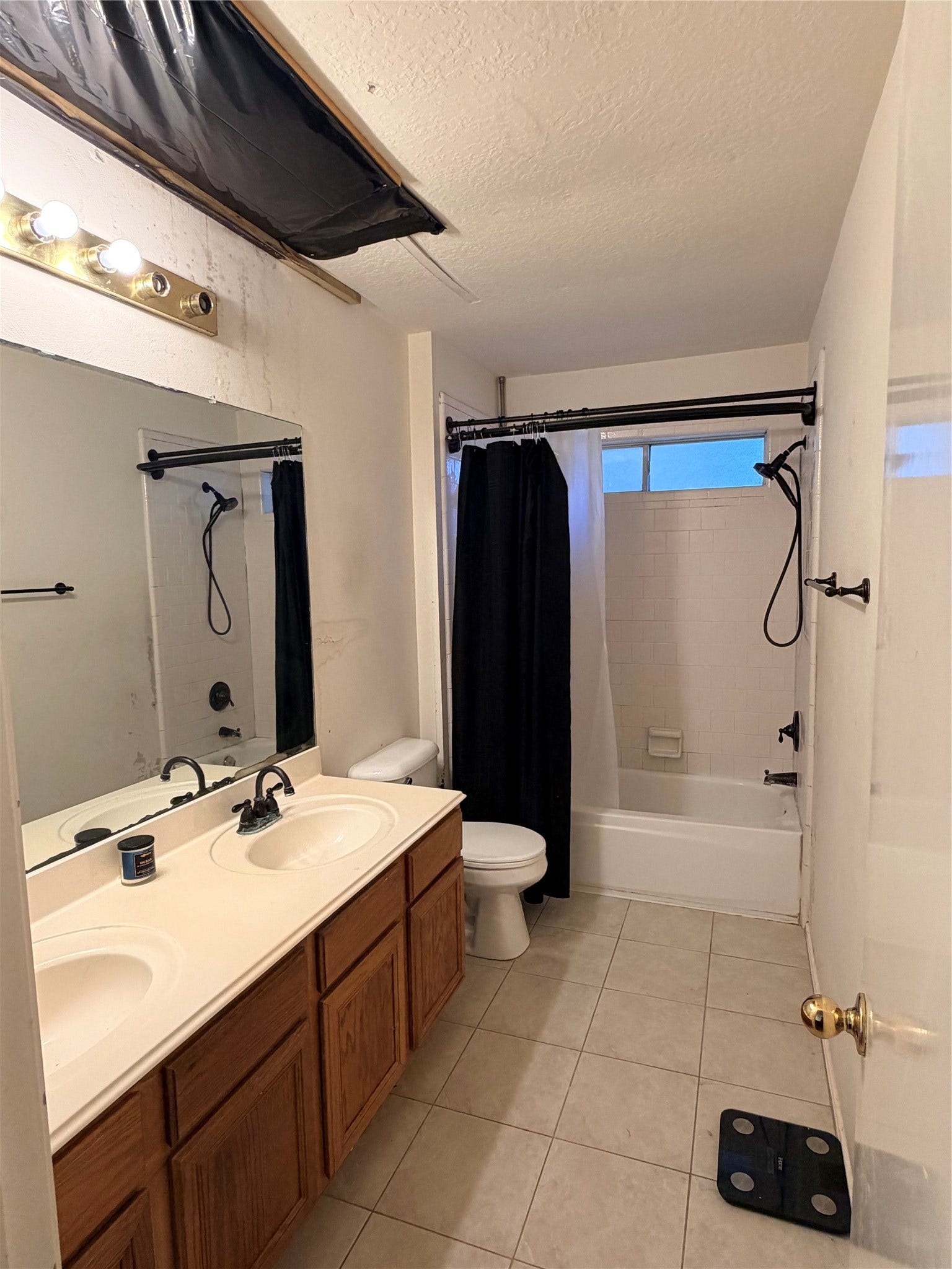 232 N Ranch House Road, Angleton, TX 77515 232 N Ranch House Road, Angleton, TX 77515