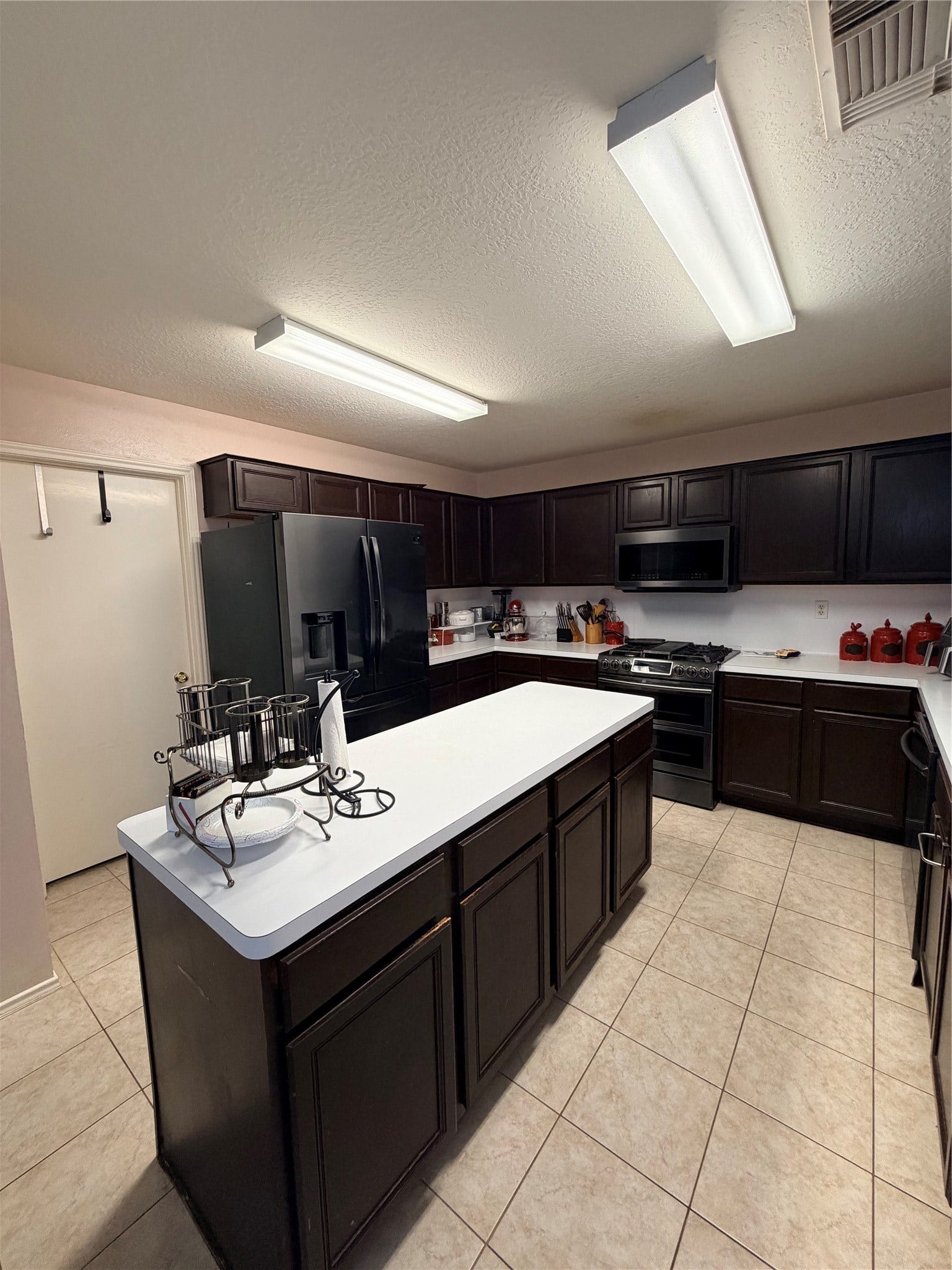 232 N Ranch House Road, Angleton, TX 77515 232 N Ranch House Road, Angleton, TX 77515
