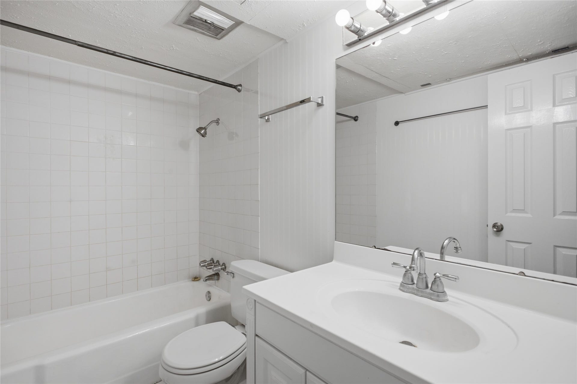 8289 Kingsbrook Road, #273, Houston, TX 77024 8289 Kingsbrook Road, #273, Houston, TX 77024