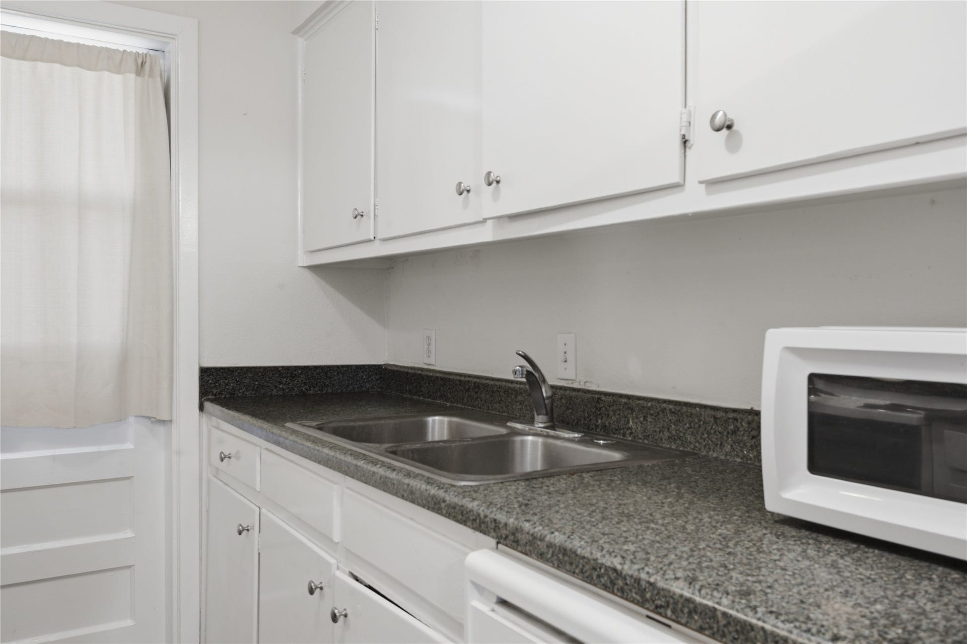 8289 Kingsbrook Road, #273, Houston, TX 77024 8289 Kingsbrook Road, #273, Houston, TX 77024