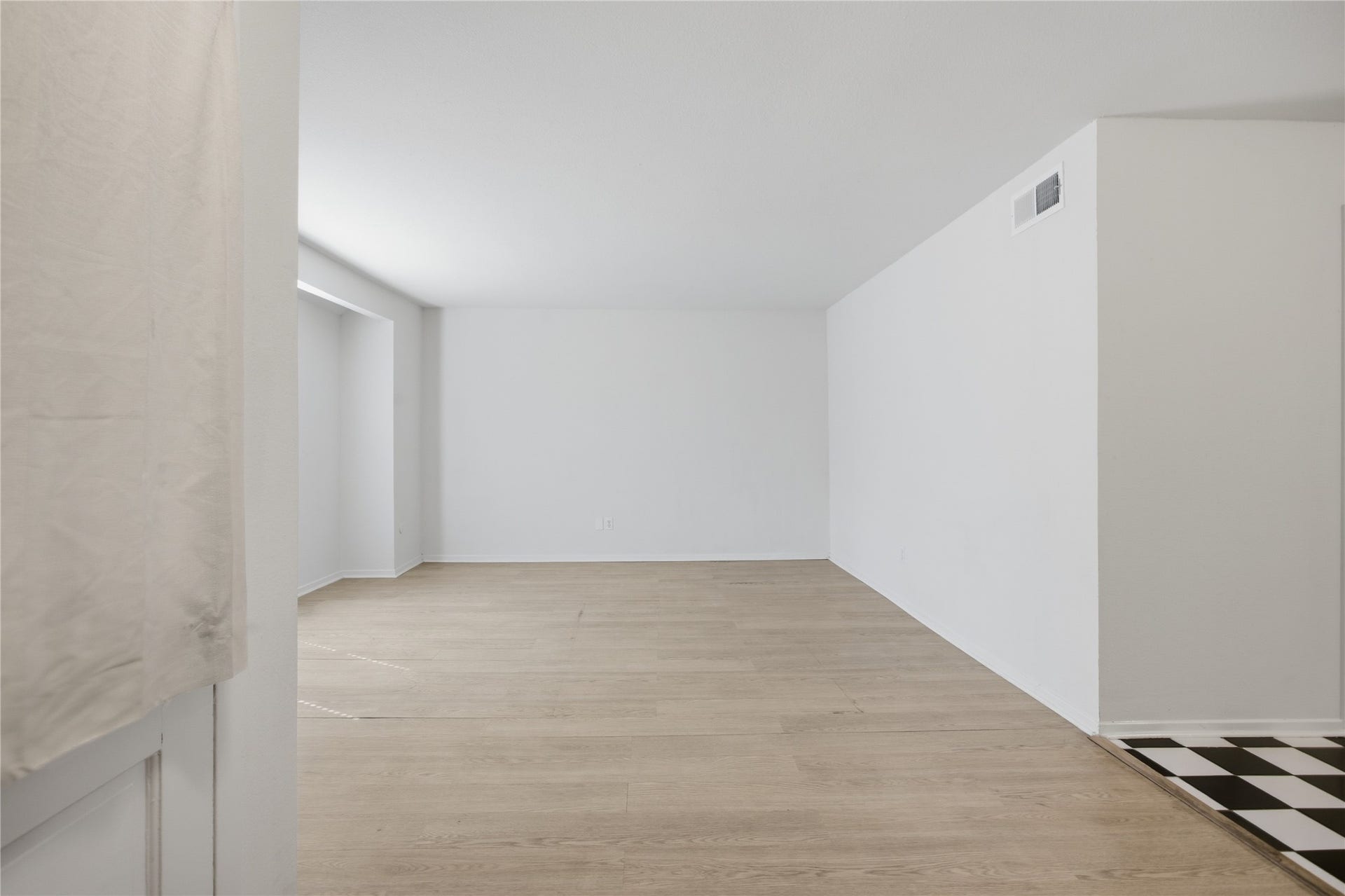 8289 Kingsbrook Road, #273, Houston, TX 77024 8289 Kingsbrook Road, #273, Houston, TX 77024