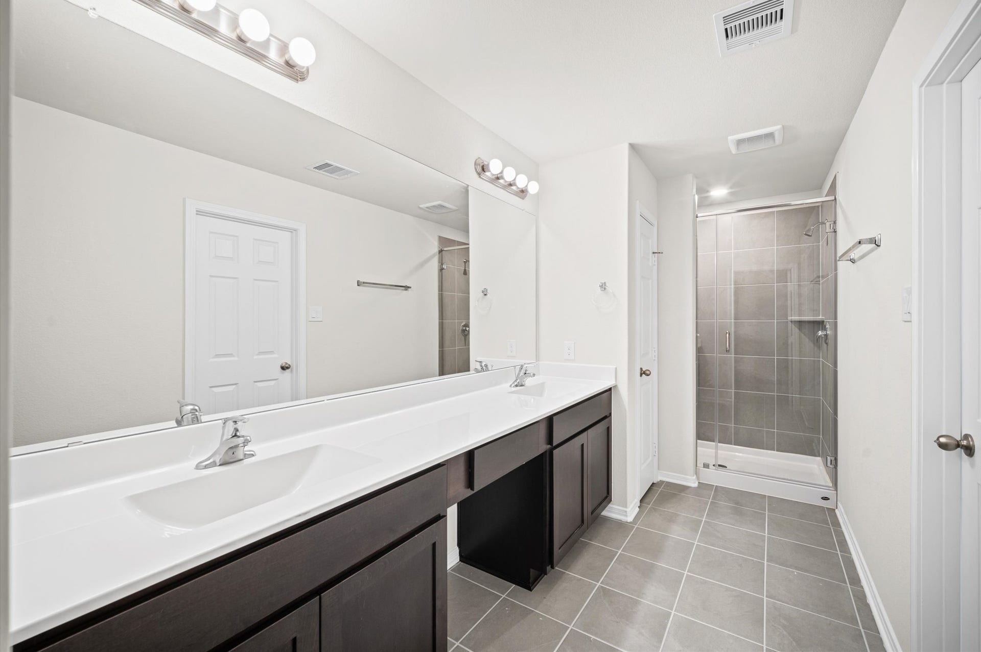 1369 Mixander Way, La Porte, TX 77571
