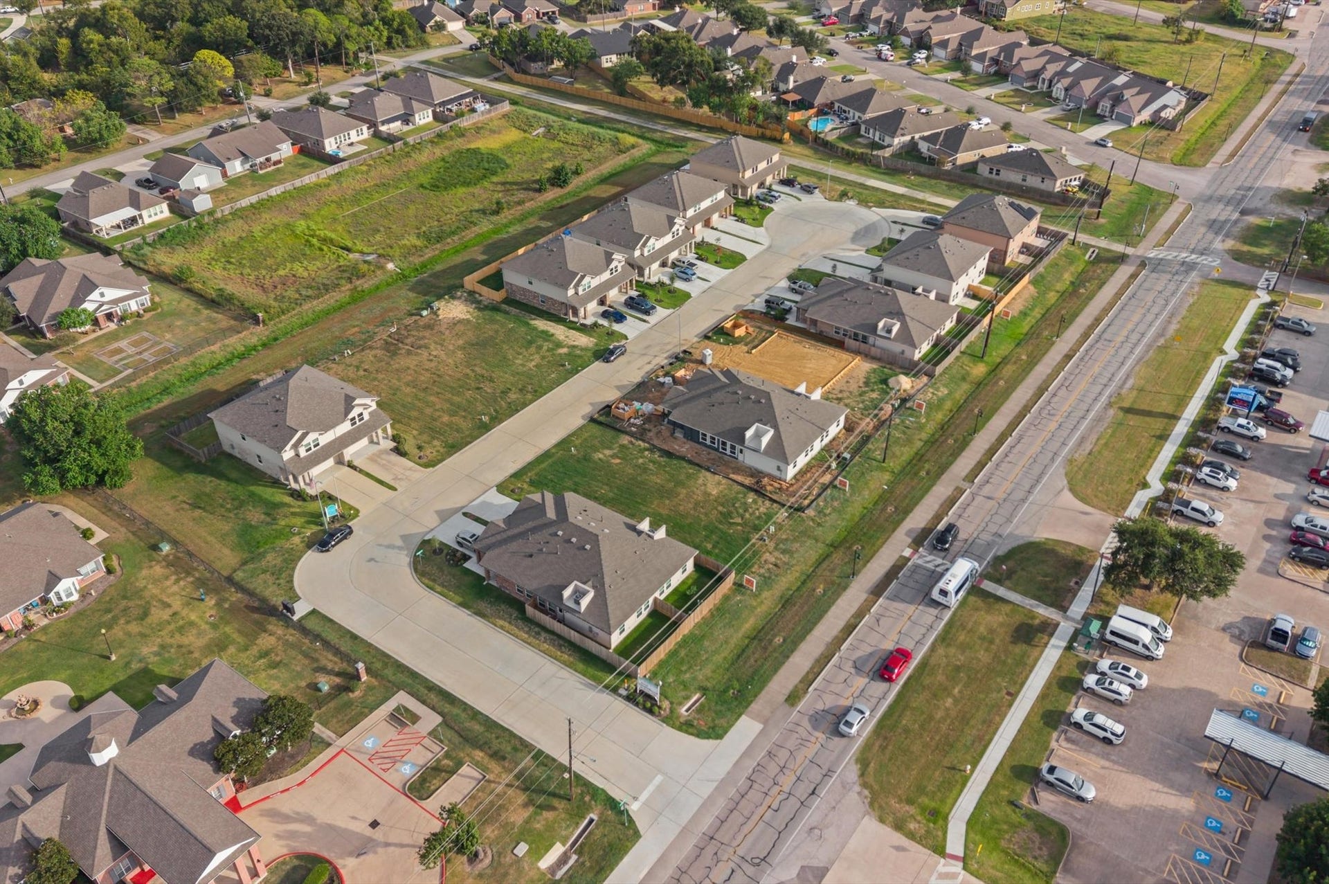 1369 Mixander Way, La Porte, TX 77571