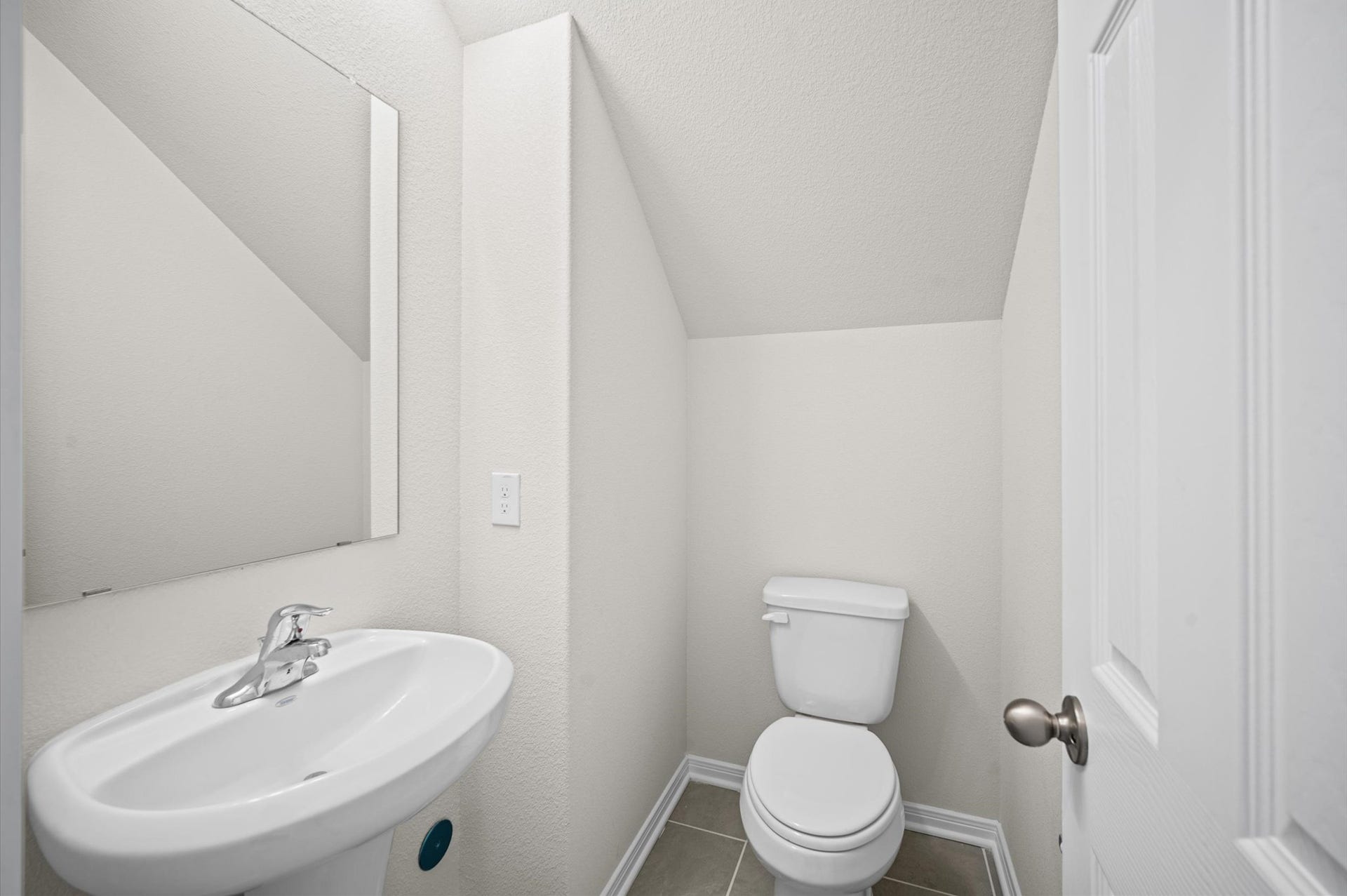 1369 Mixander Way, La Porte, TX 77571