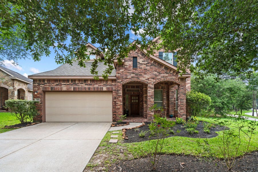 Property photo for 35 Nagshead Place, Spring, TX