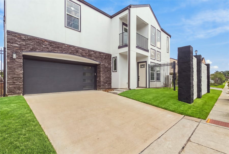 Property photo for 2940 El Fenice Lane, Houston, TX