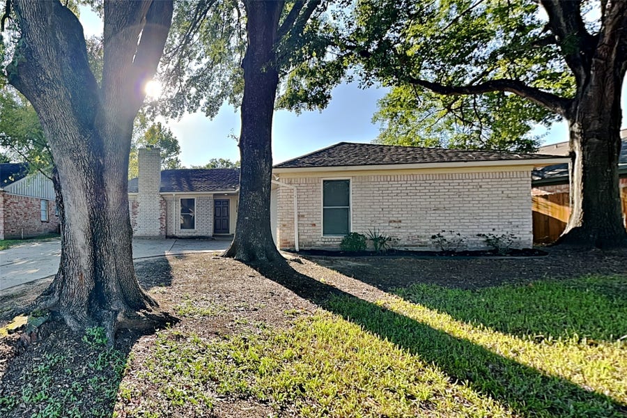 Property photo for 11218 Angelique Drive, Houston, TX