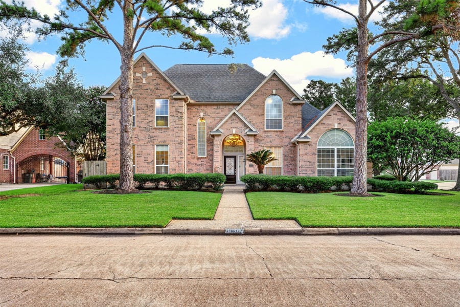 Property photo for 19602 Laurel Park Lane, Houston, TX