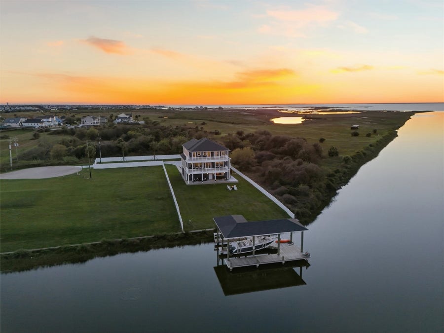 Property photo for 3900 Galleon, Galveston, TX