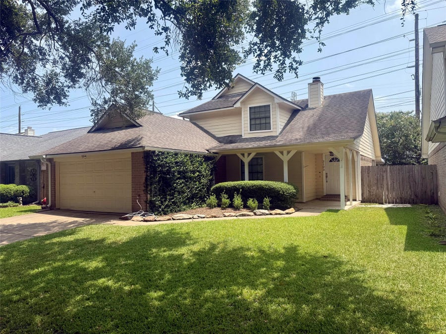 Property photo for 2103 Creekshire Drive, Sugar Land, TX